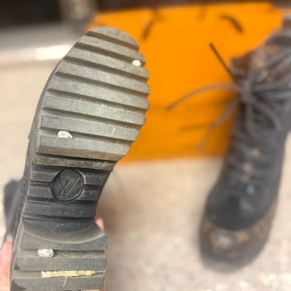 LV combat Black and Brown Lace-Up Boots - Picture 5 of 5